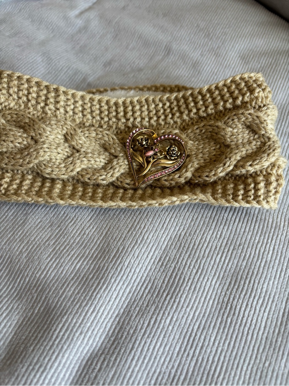 Cable Knit Headband with Heart Brooch - Beige